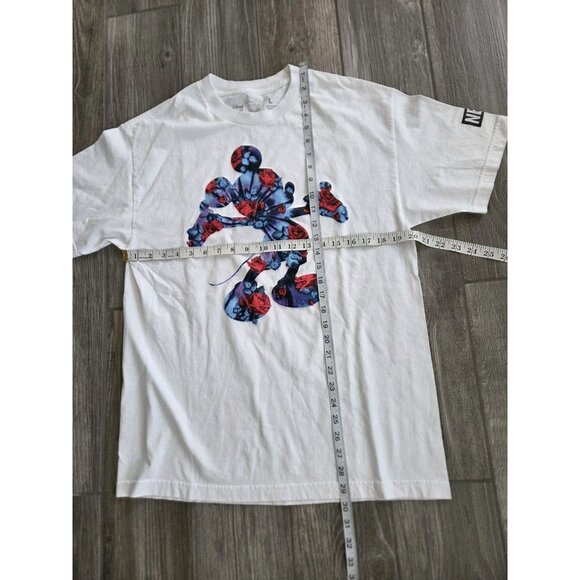 Disney Collection By Neff Mickey Mouse T Shirt Mens white size Large. EUC - Picture 2 of 4